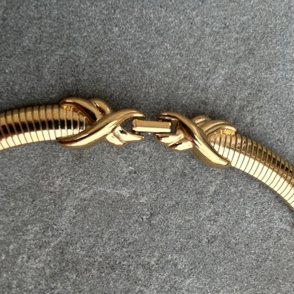 Vintage 1980’s Trifari Omega Chain Choker Necklace - Picture 6 of 6